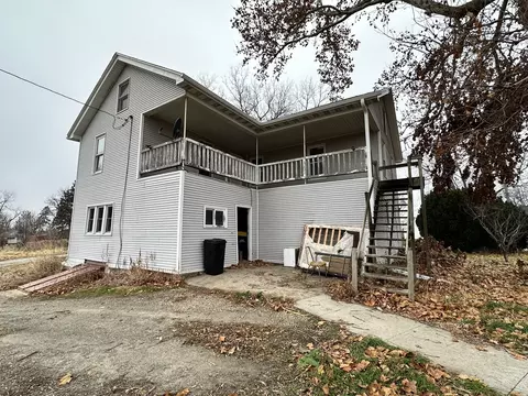 18683 Malvern Rd, Morrison, IL 61270 photo 2