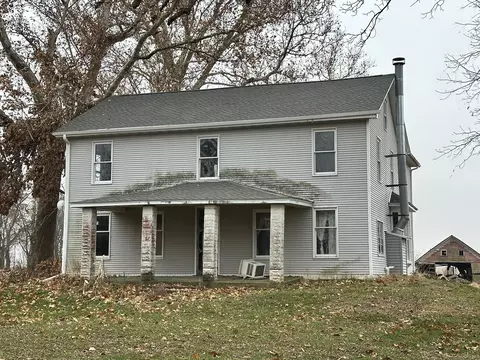 18683 Malvern Rd, Morrison, IL 61270