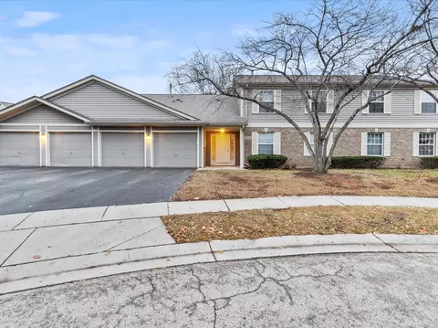 1106 Stratford Ct #C, Elgin, IL 60120