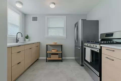 Kitchen - 552 Walnut Ave, Elgin, IL 60123 photo 1 of 1