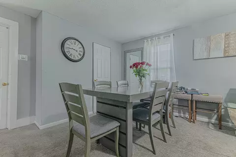 Dining - 552 Walnut Ave, Elgin, IL 60123 photo 2 of 3