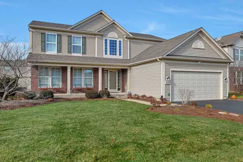 3121 Drury Ln, Carpentersville, IL 60110