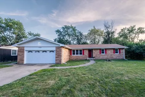 1105 Brighton Dr, Urbana, IL 61801
