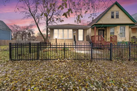 6831 S Winchester Ave, Chicago, IL 60636
