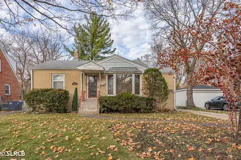 266 Columbia Ave, Des Plaines, IL 60016