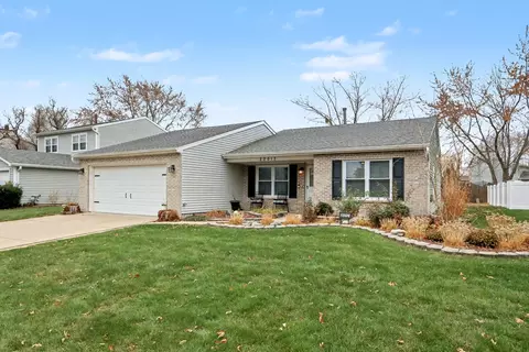20012 S Rosewood Dr, Frankfort, IL 60423