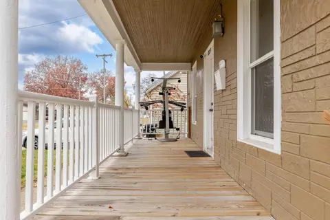 Exterior - 809 Poplar St, Ottawa, IL 61350 photo 5 of 6
