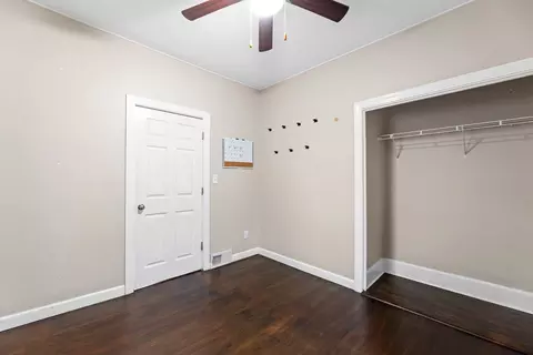 Bedroom - 809 Poplar St, Ottawa, IL 61350 photo 3 of 3