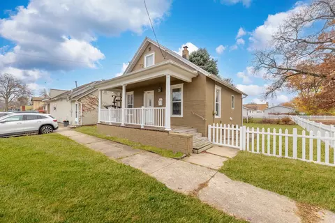 Exterior - 809 Poplar St, Ottawa, IL 61350 photo 6 of 6