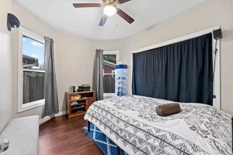Bedroom - 809 Poplar St, Ottawa, IL 61350 photo 1 of 3