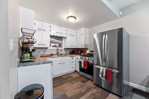 Kitchen - 809 Poplar St, Ottawa, IL 61350 photo 2 of 3