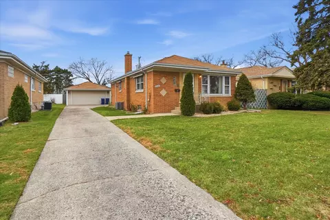 1542 Homestead Rd, La Grange Park, IL 60526