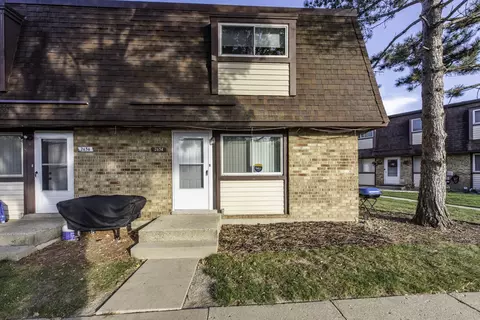 2634 Woodview Ct, Waukegan, IL 60087