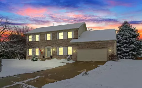 3 Earls Ct, Bloomington, IL 61704 photo 2