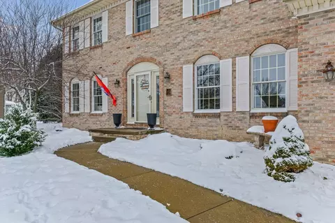 3 Earls Ct, Bloomington, IL 61704 photo 3