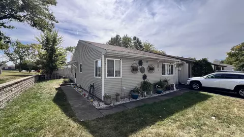 112 Cedarbend Dr, Romeoville, IL 60446