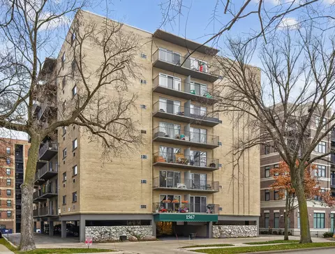 1567 Ridge Ave #802, Evanston, IL 60201