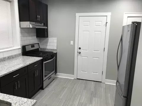 5526 N Artesian Ave, Chicago, IL 60625 photo 2