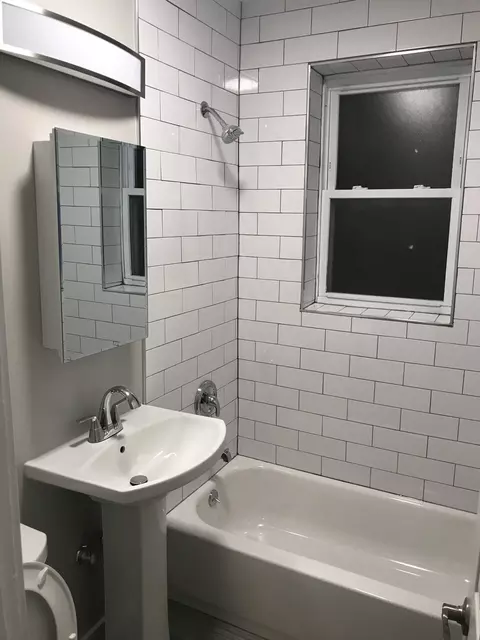 5526 N Artesian Ave, Chicago, IL 60625 photo 9