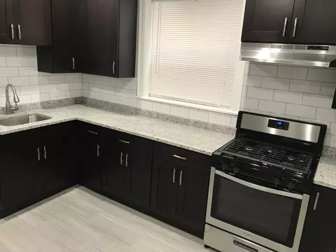 5526 N Artesian Ave, Chicago, IL 60625 photo 3