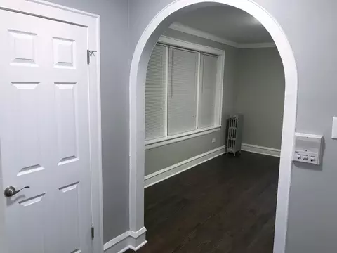 5526 N Artesian Ave, Chicago, IL 60625 photo 7