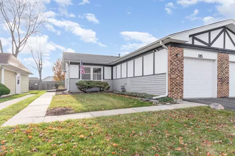 95 W Stevenson Dr, Glendale Heights, IL 60139