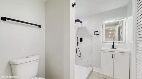 Bath - 7545 S Perry Ave, Chicago, IL 60620 photo 2 of 3