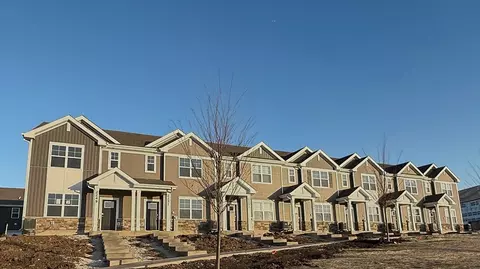 2249 Riesling Rd, Oswego, IL 60543