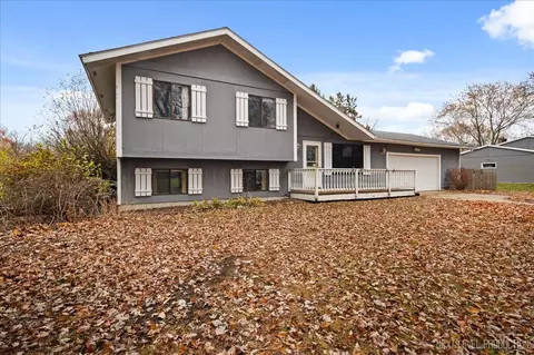 1009 Sutton Dr, Crystal Lake, IL 60014