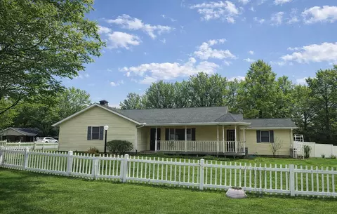 1115 S Clapper Ct, Mahomet, IL 61853