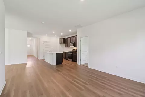 Living - 1128 Bluebell Ln, Bartlett, IL 60103 photo 3 of 4