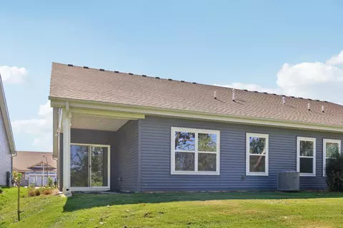 Exterior - 1128 Bluebell Ln, Bartlett, IL 60103 photo 4 of 7