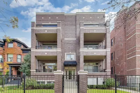 4135 N Kenmore Ave #1E, Chicago, IL 60613