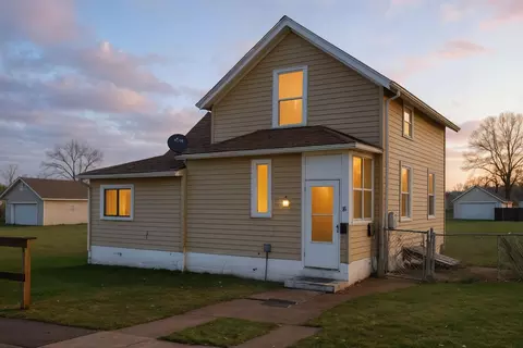 711 Park Pl, Sterling, IL 61081