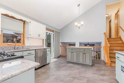 16517 Spangler Rd, Plainfield, IL 60586 photo 5