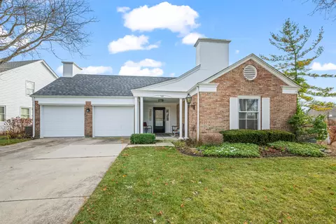 145 Rivershire Ln, Lincolnshire, IL 60069