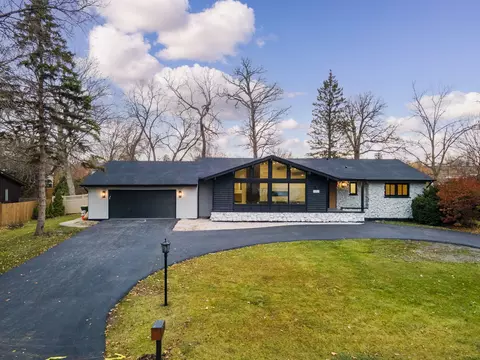 302 E Shady Dr, Palatine, IL 60067