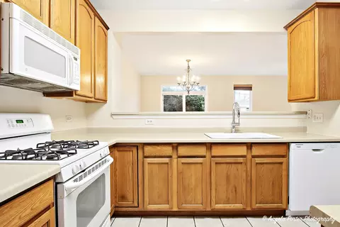 304 Whitaker Trl #2-4, Mchenry, IL 60050 photo 4