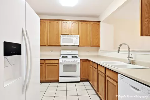 304 Whitaker Trl #2-4, Mchenry, IL 60050 photo 5