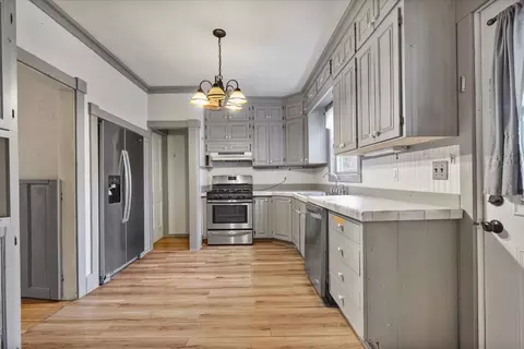 Kitchen - 602 Sheridan St, Chenoa, IL 61726 photo 2 of 4