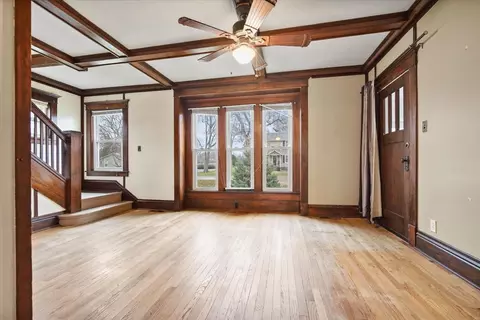 Living - 602 Sheridan St, Chenoa, IL 61726 photo 3 of 8