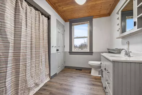 Bath - 602 Sheridan St, Chenoa, IL 61726 photo 2 of 2