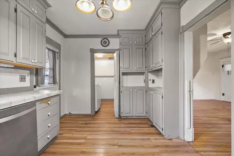 Kitchen - 602 Sheridan St, Chenoa, IL 61726 photo 3 of 4