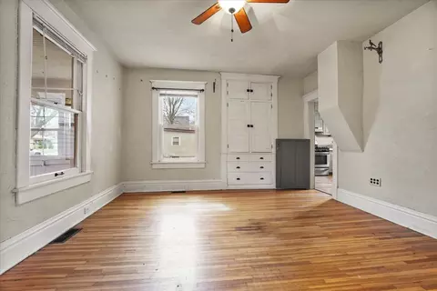 Living - 602 Sheridan St, Chenoa, IL 61726 photo 1 of 8