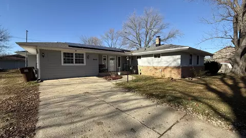 8432 Ravere St, Machesney Park, IL 61115
