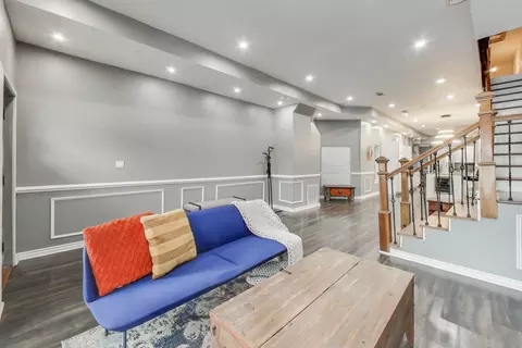 Entry Way - 4049 S Indiana Ave, Chicago, IL 60653 photo 1 of 3