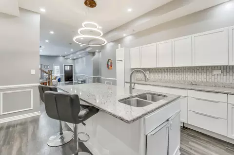 Kitchen - 4049 S Indiana Ave, Chicago, IL 60653 photo 2 of 5