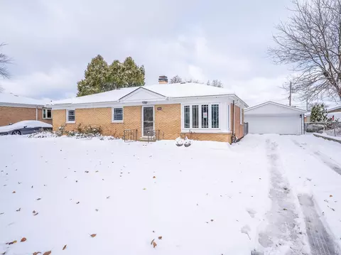 6420 W 85th Pl, Burbank, IL 60459