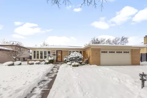 9446 Overhill Ave, Morton Grove, IL 60053