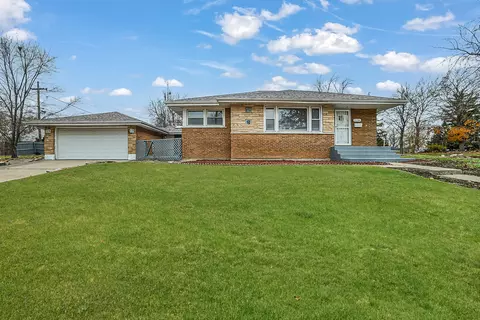 2 N Wisconsin Ave, Addison, IL 60101
